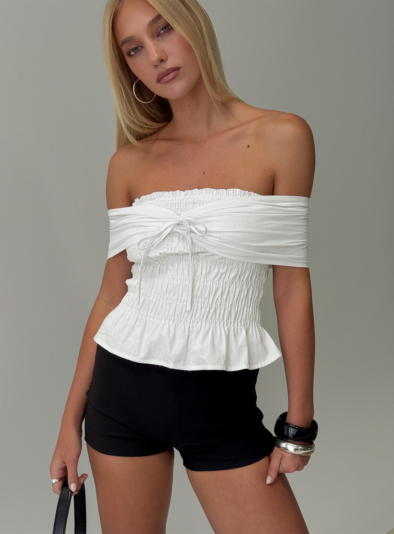 0-modelinfo-verena-us2_ed8fecd7-9555-4b9c-9eea-4bc22d032aa0