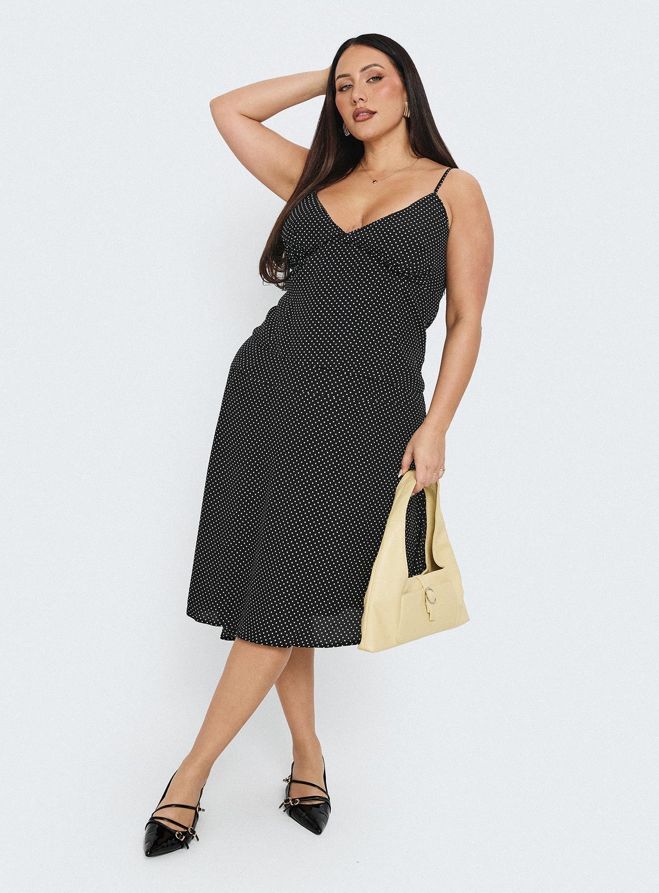 0-modelinfo-yasmine-us14_4294aeeb-7188-4d91-b505-e43a9b95957a