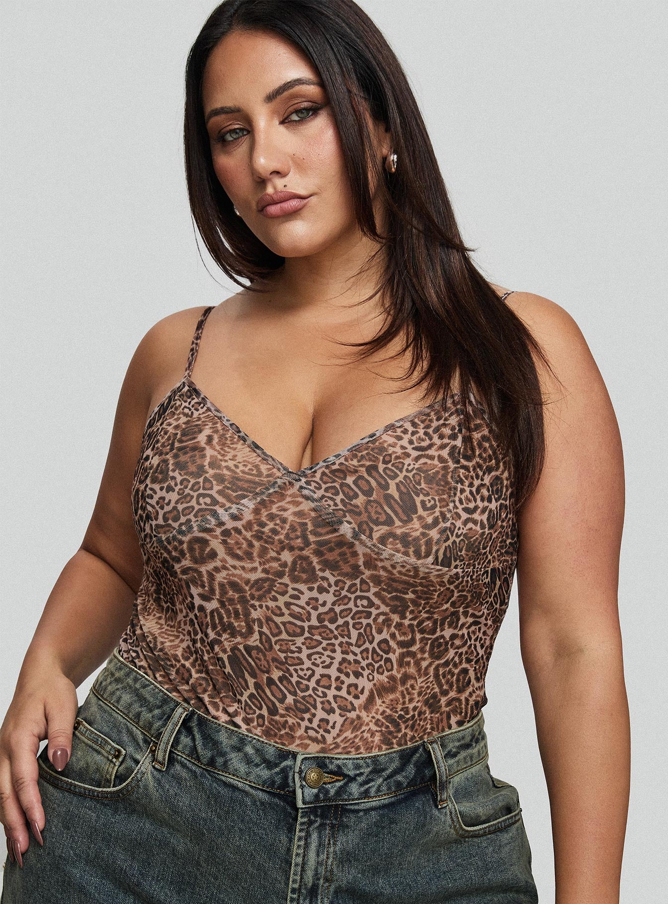 0-modelinfo-yasmine-us14_4a14736f-03e9-42e0-bcb0-d5f82b44ca0b