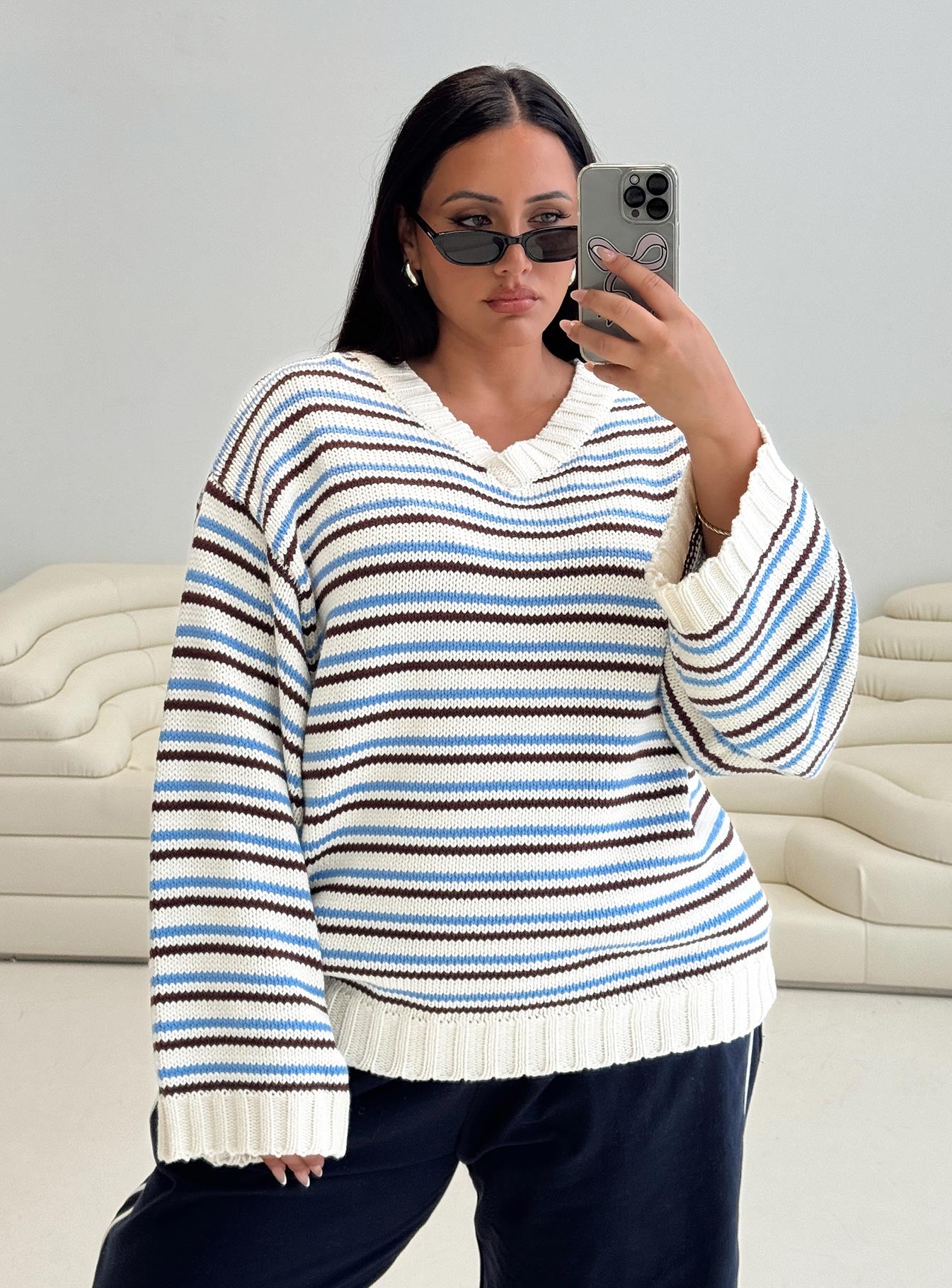 0-modelinfo-yasmine-us14_9a7b9a23-9c22-45b4-8533-2e0954340e74
