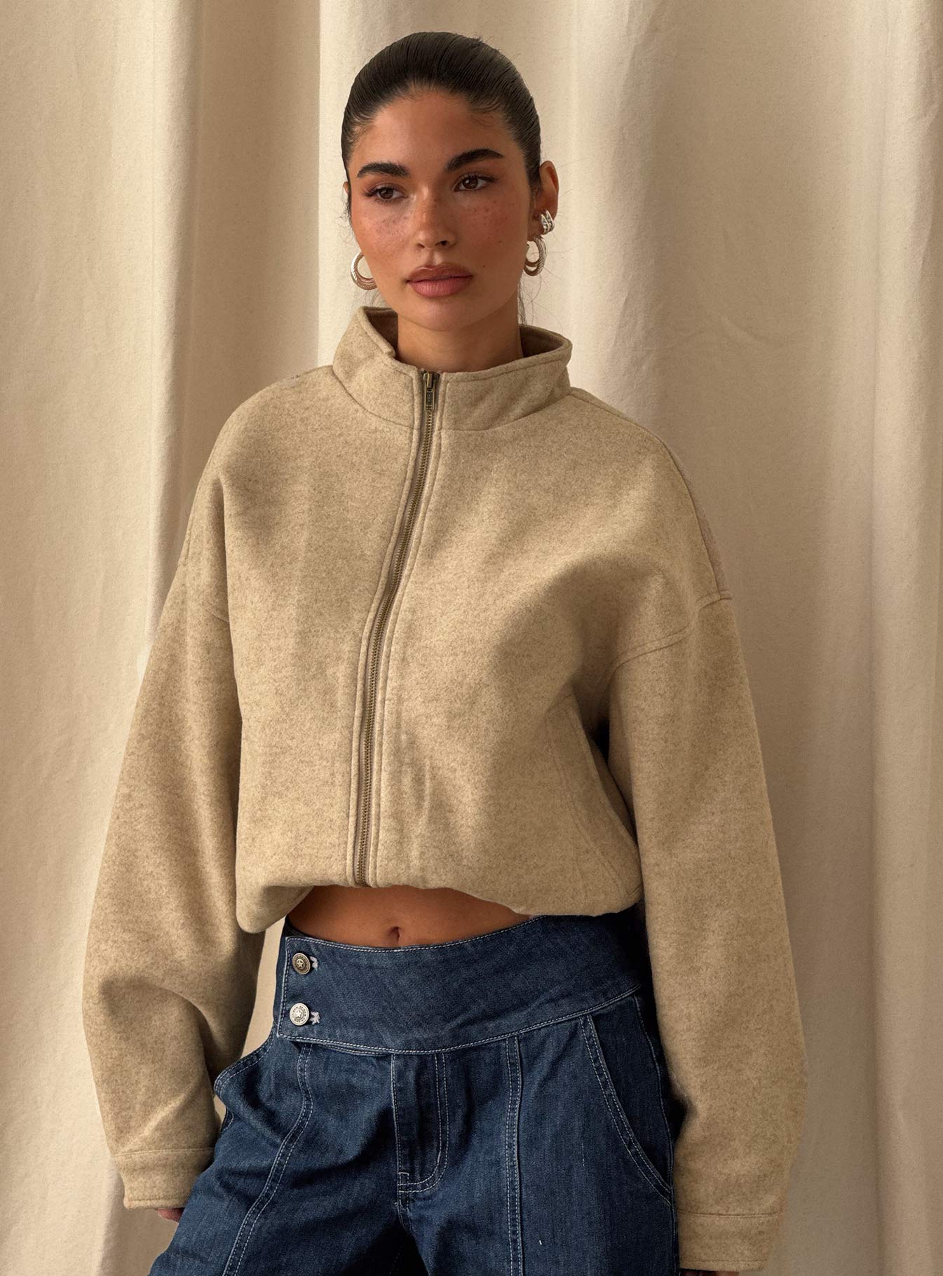 1-modelinfo-aisha-us4_229ce645-dc82-4f4d-8b11-0d3e8edcf968