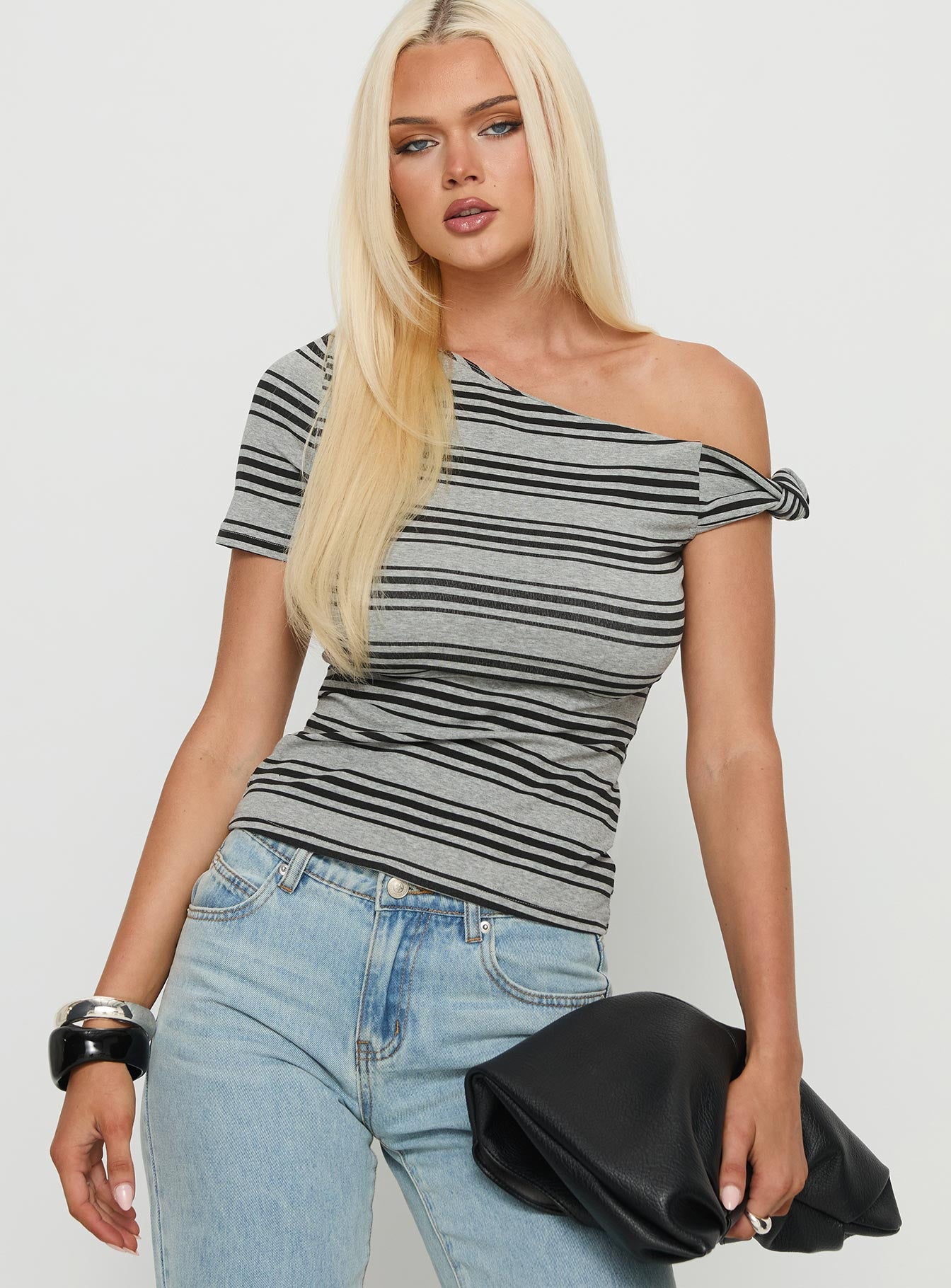 1-modelinfo-ayla-us2_079c220f-48ad-4cb3-a7d1-e0a508f93f2a