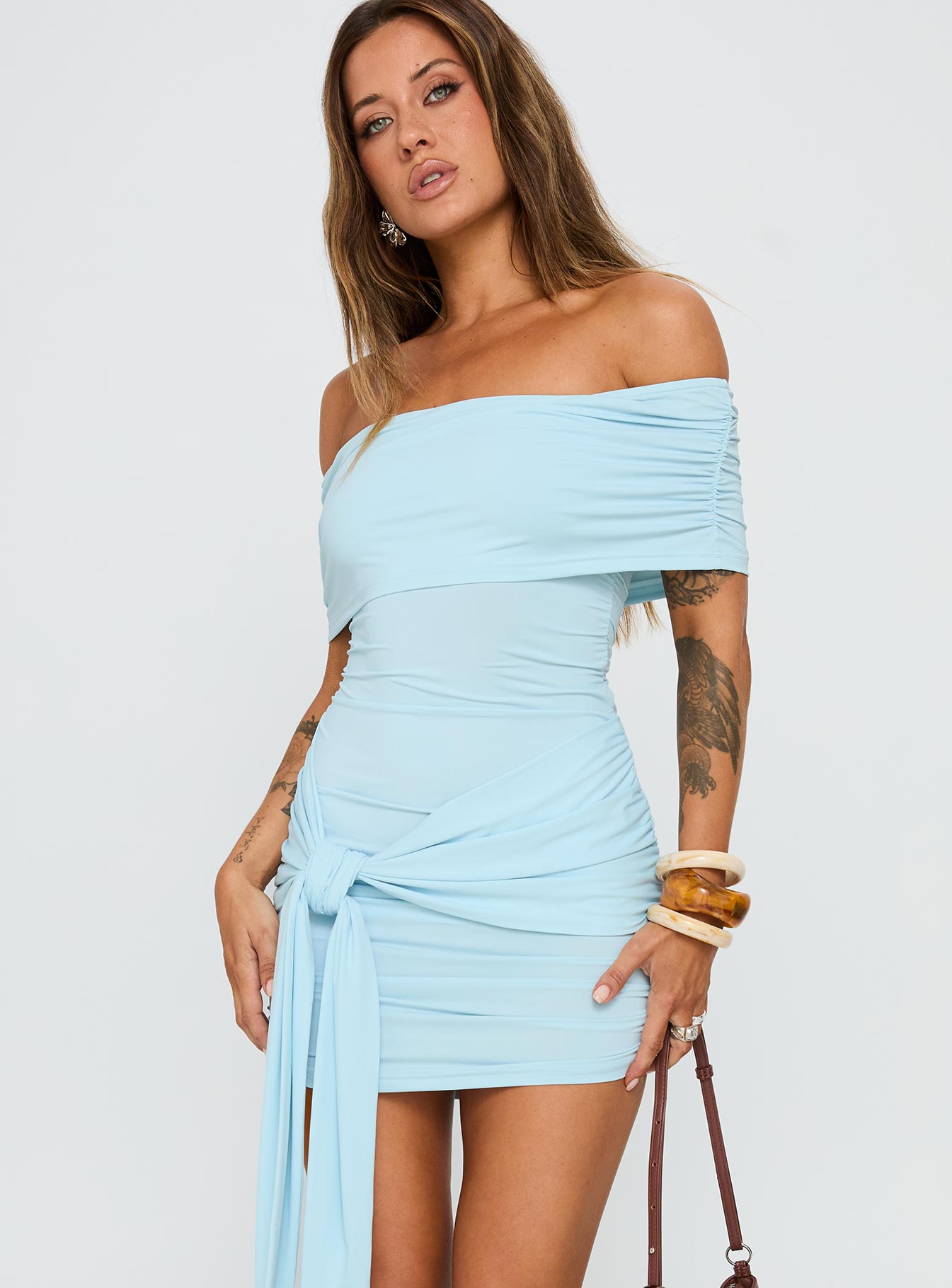 1-modelinfo-cathlin-us2_344eba28-d8ff-4d42-9481-b12e4519084c