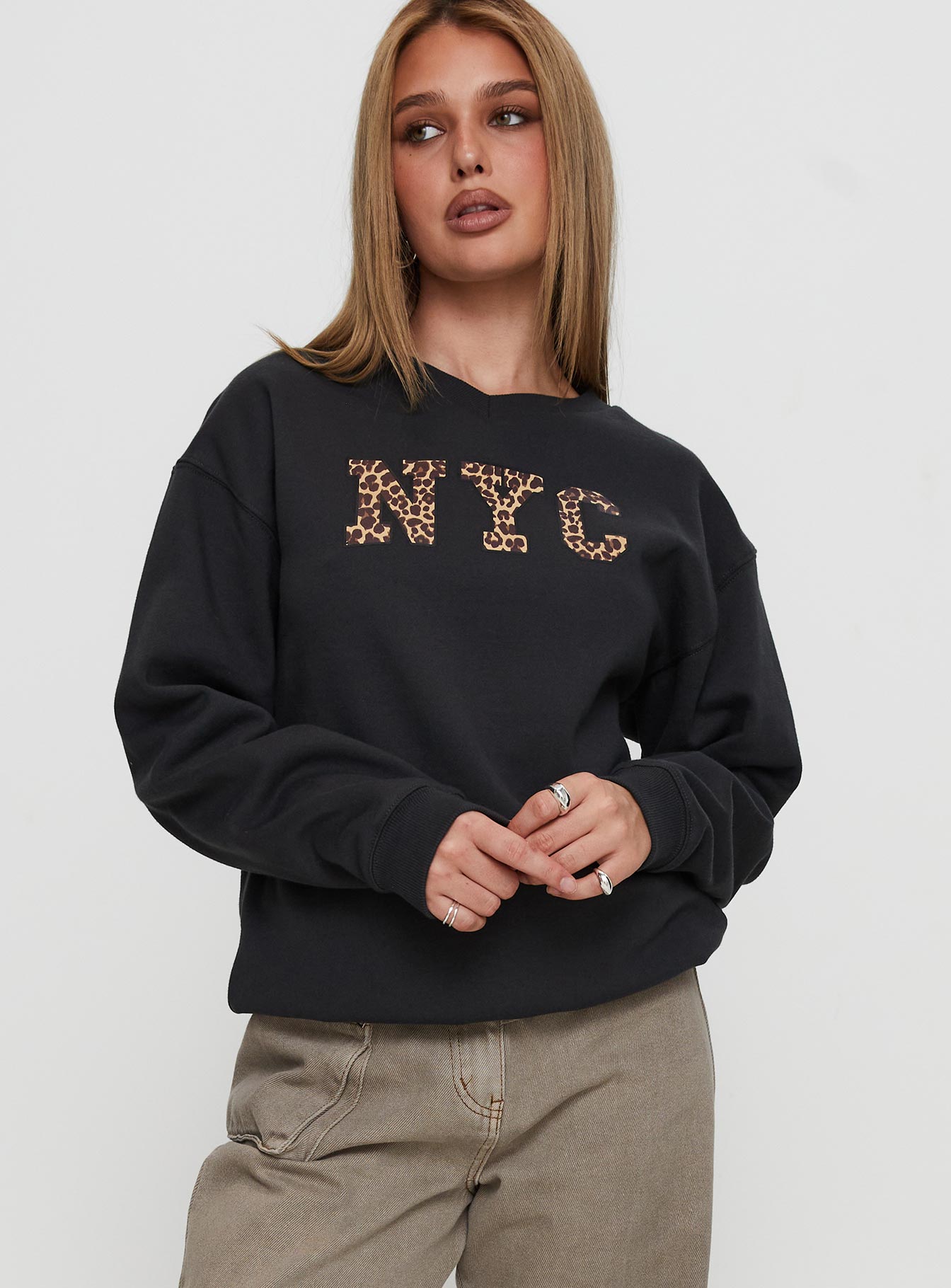 1-modelinfo-dana-us2_684b8f53-124b-43ba-be55-fd21c278a100