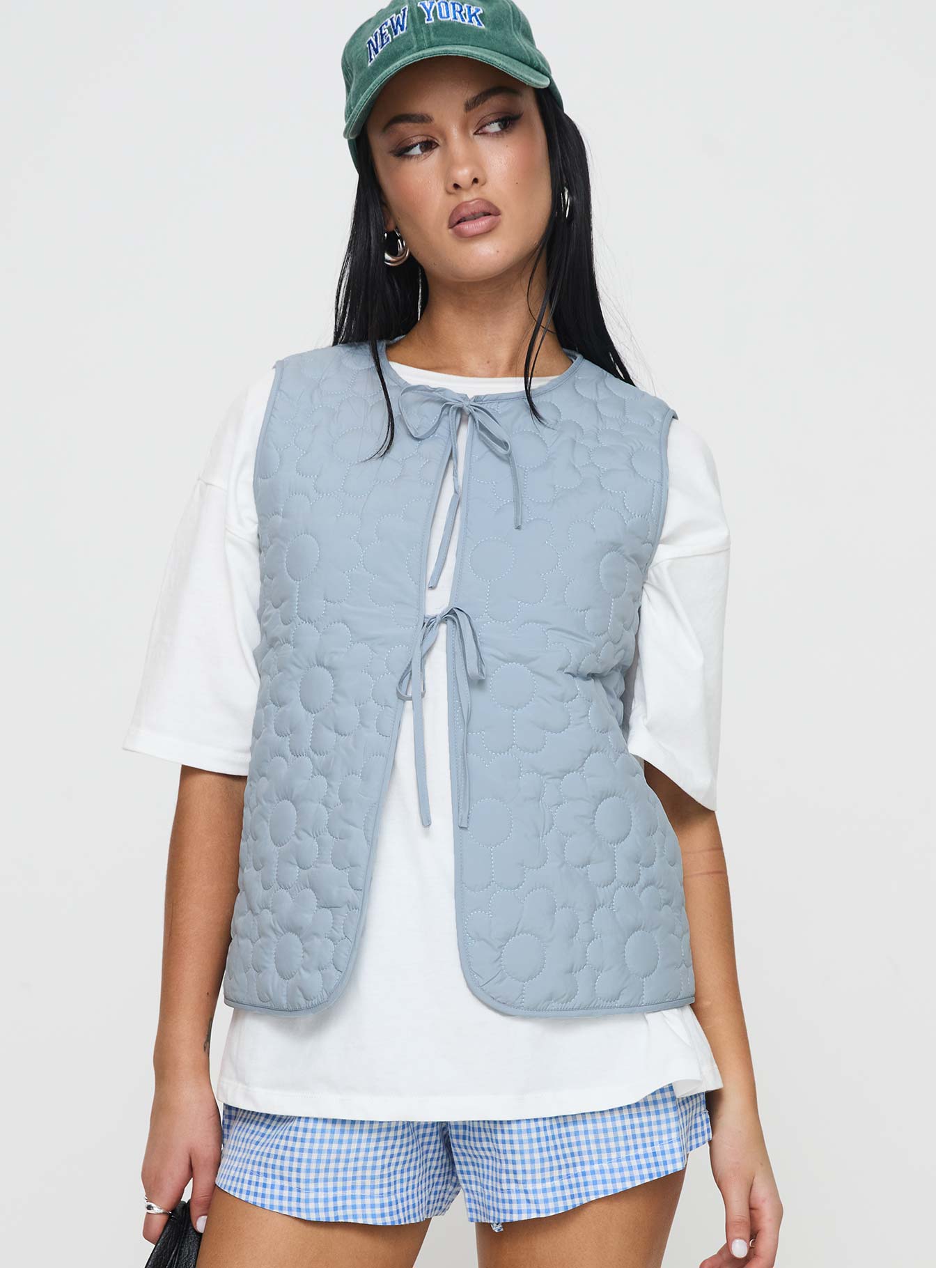 1-modelinfo-holly-us2_62c39047-70fc-4f15-89d0-8e9cf54c47a8