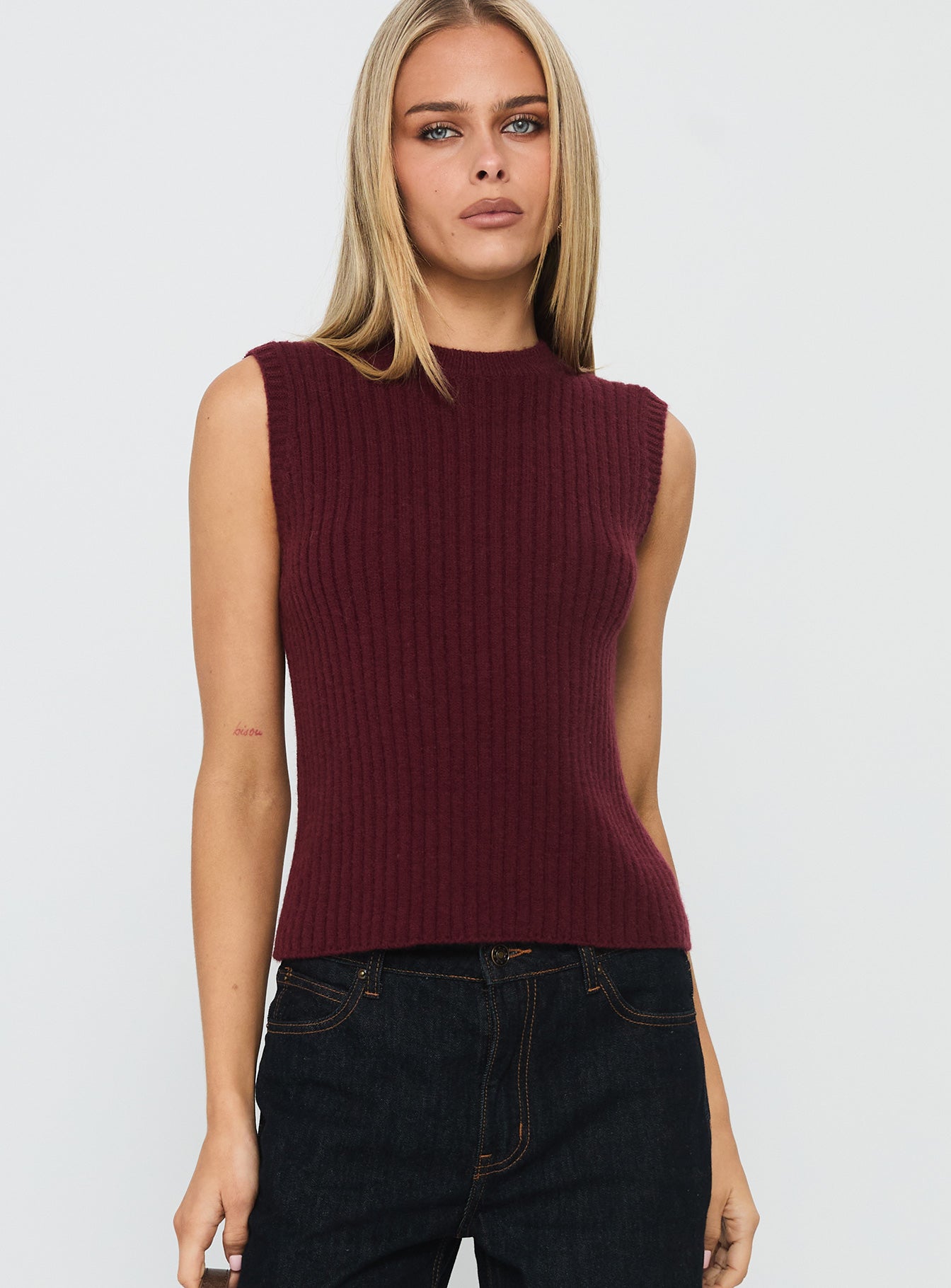 1-modelinfo-kiana-us2_f558ab55-0001-4b35-84c4-44388c60e0ce