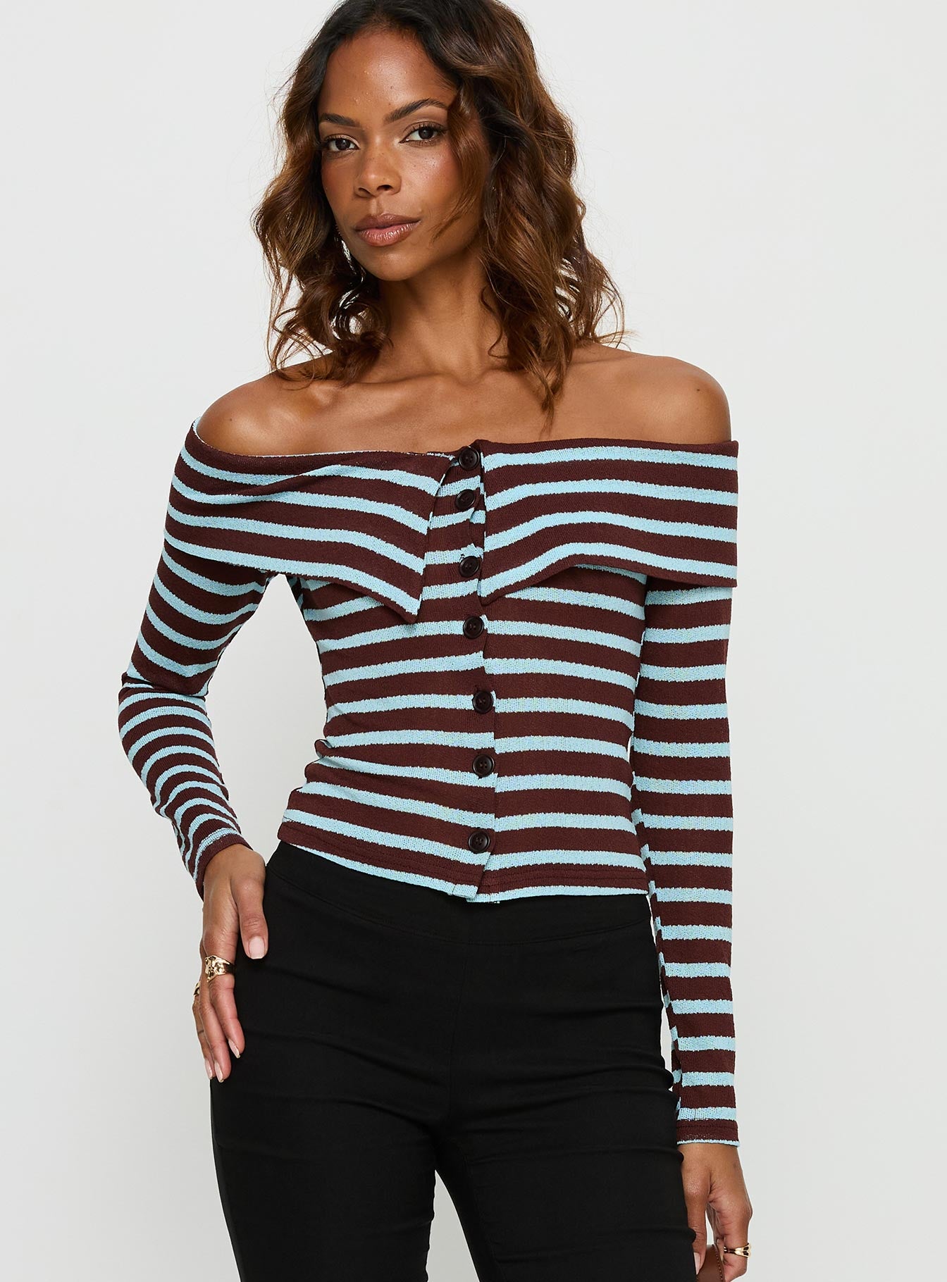 1-modelinfo-kristen-us2_60b02559-d9cd-4a76-9f2c-d7a8a8908d25