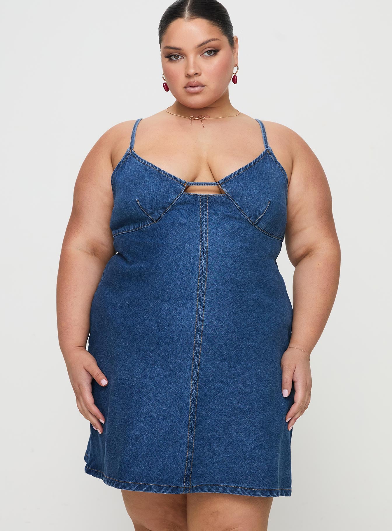 1-modelinfo-mia-us14_9e6fb0a1-ff89-443e-bd5c-11744ea56429