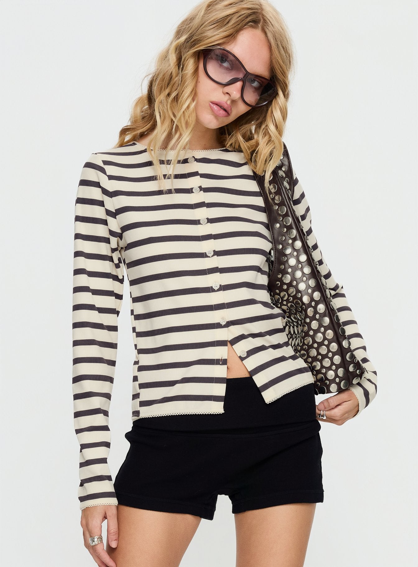 1-modelinfo-nikki-us2_dfd4967b-ebd0-4a9a-a99d-8ca63128d921