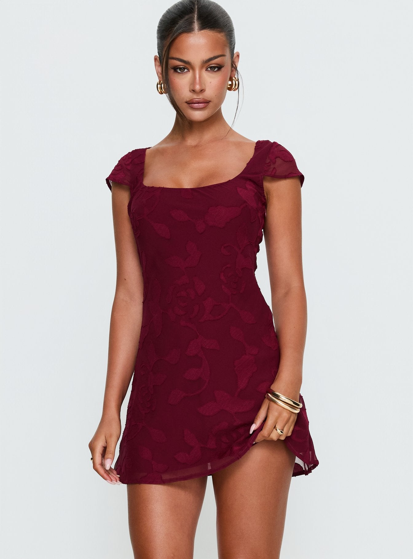 1-modelinfo-olivia-us2_8c1cbe96-5e5d-4a26-864e-53548e8c39b9