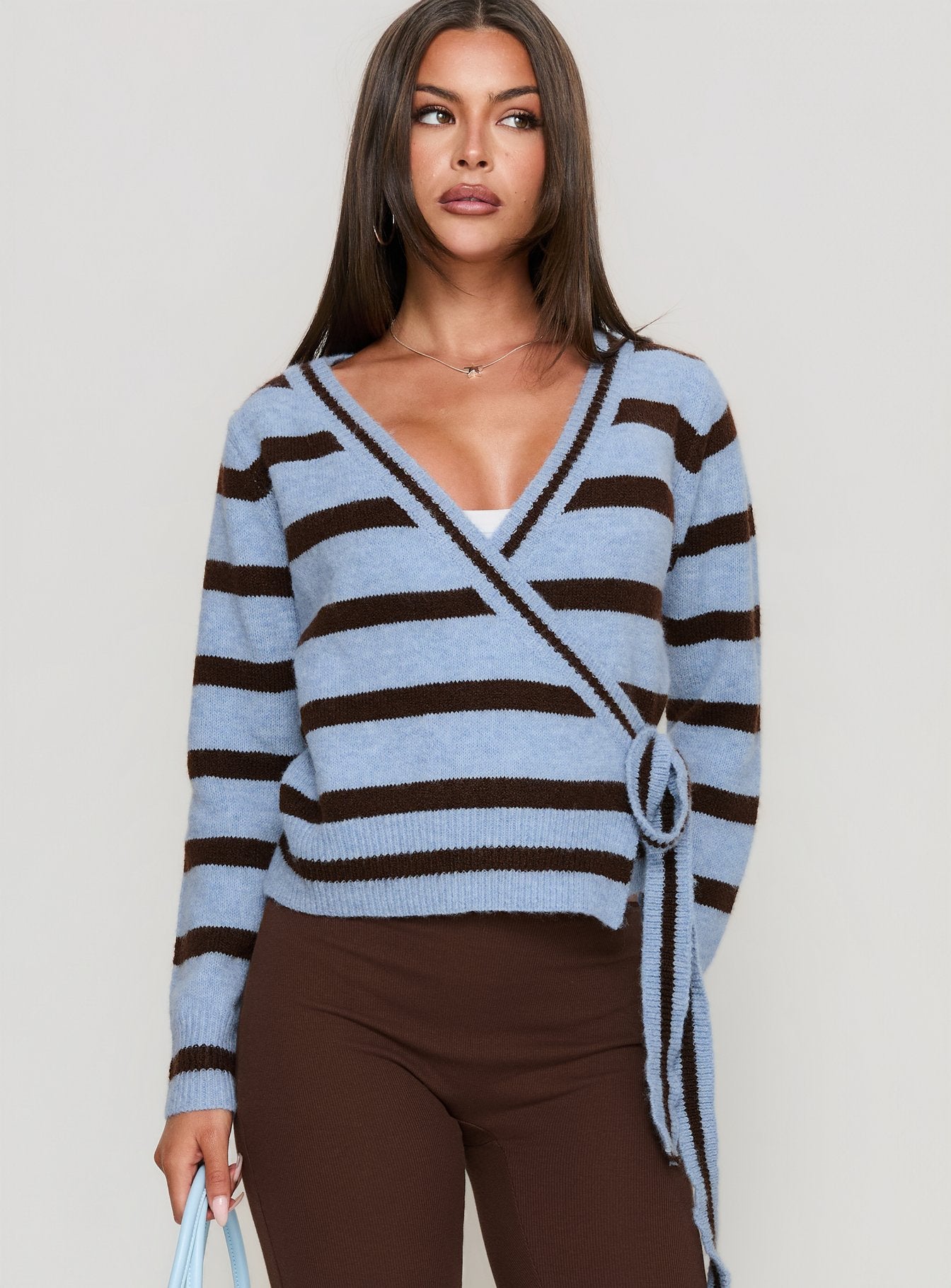 1-modelinfo-olivia-us2_eba4ea9b-6e20-45f2-81a9-a6a271fc4370