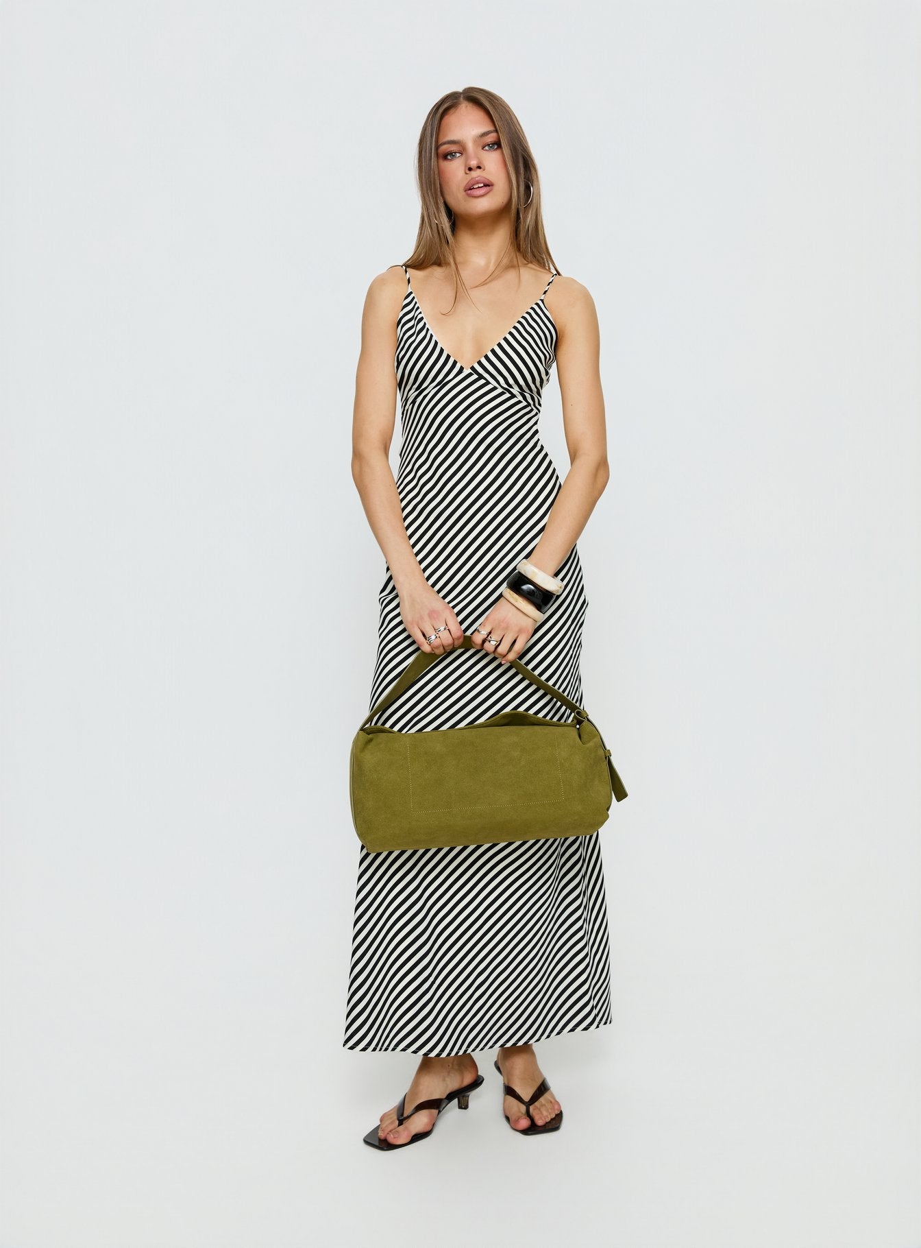 1-modelinfo-rafaela-us2_2b38fb79-1119-49b7-b029-182f427372a6