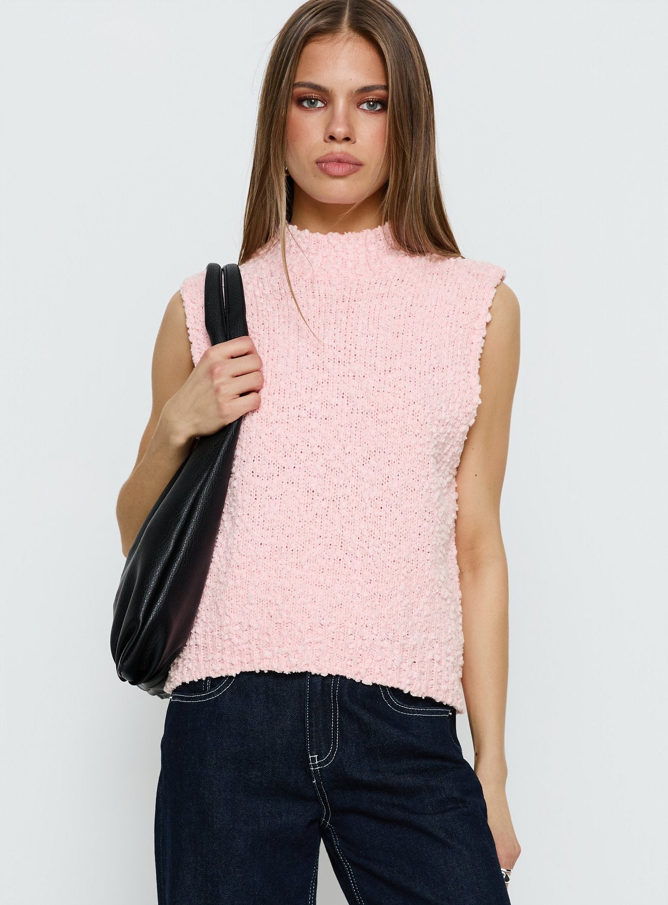 1-modelinfo-rafaela-us2_2b63578a-3d98-48af-9763-4241c18ef8c2