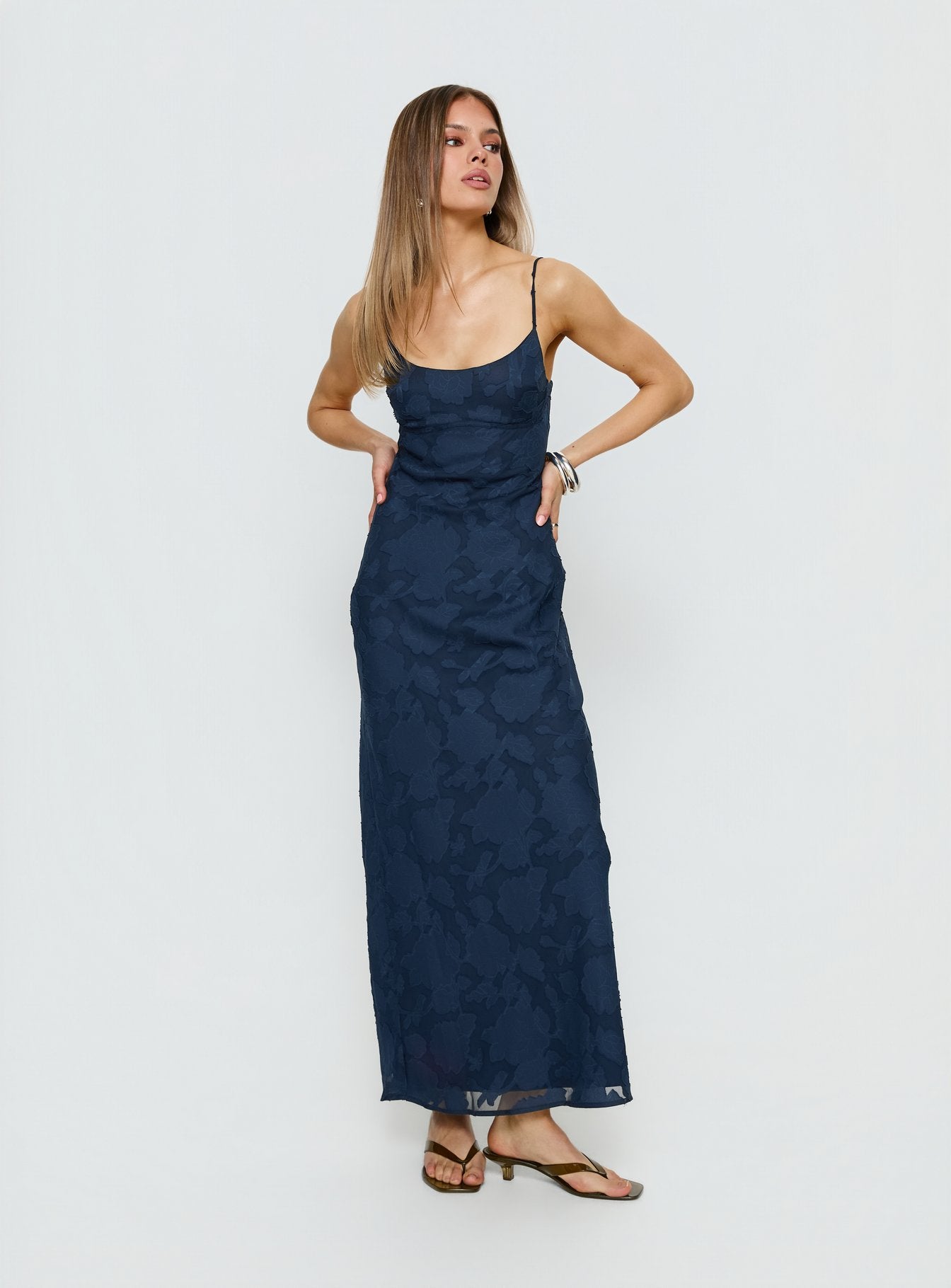 1-modelinfo-rafaela-us2_9c692ca8-150e-4345-97a0-40091cf34577