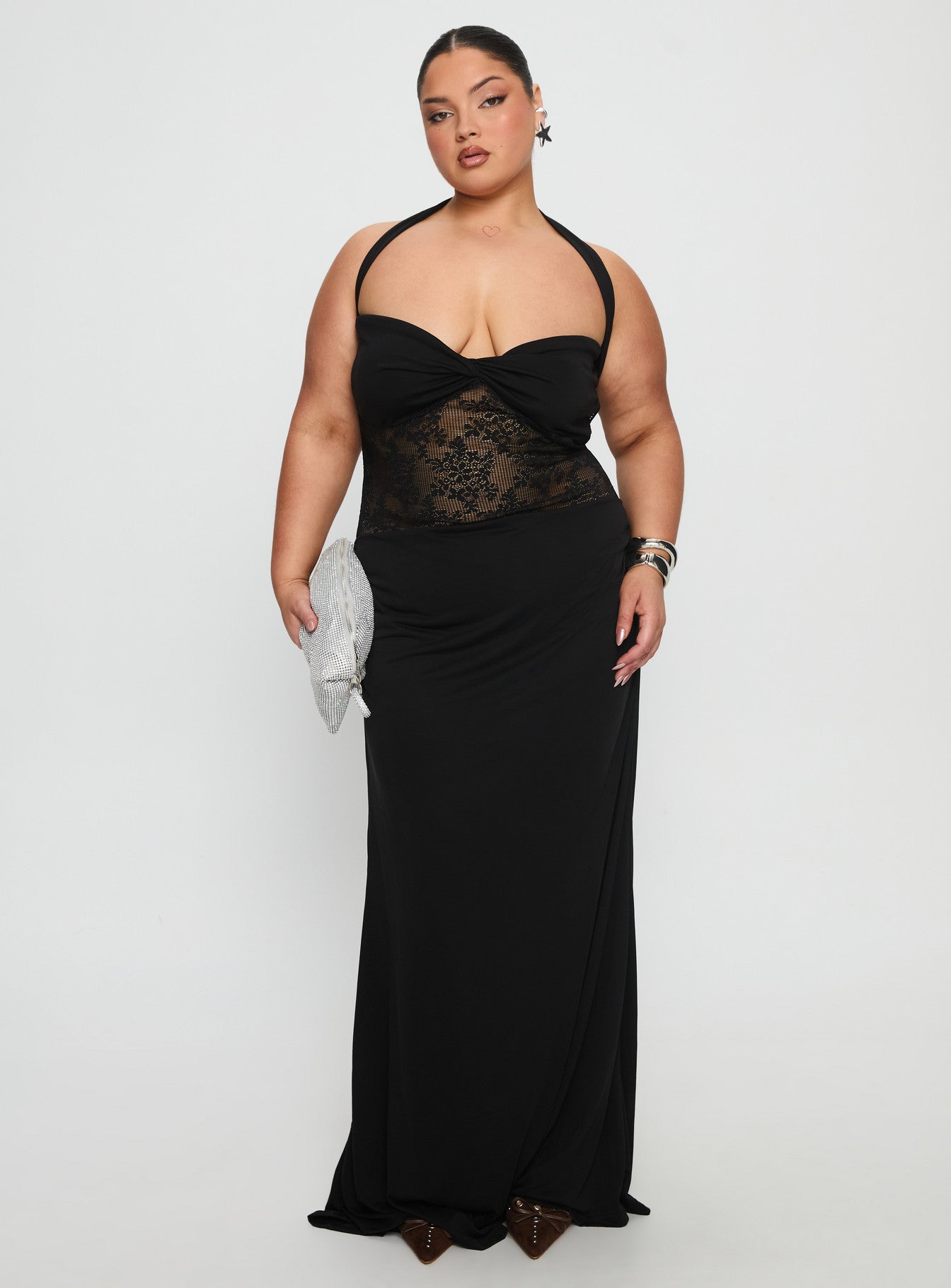 1-modelinfo-saskia-us2_382a4708-a92c-48b3-bfe4-ee63173454df