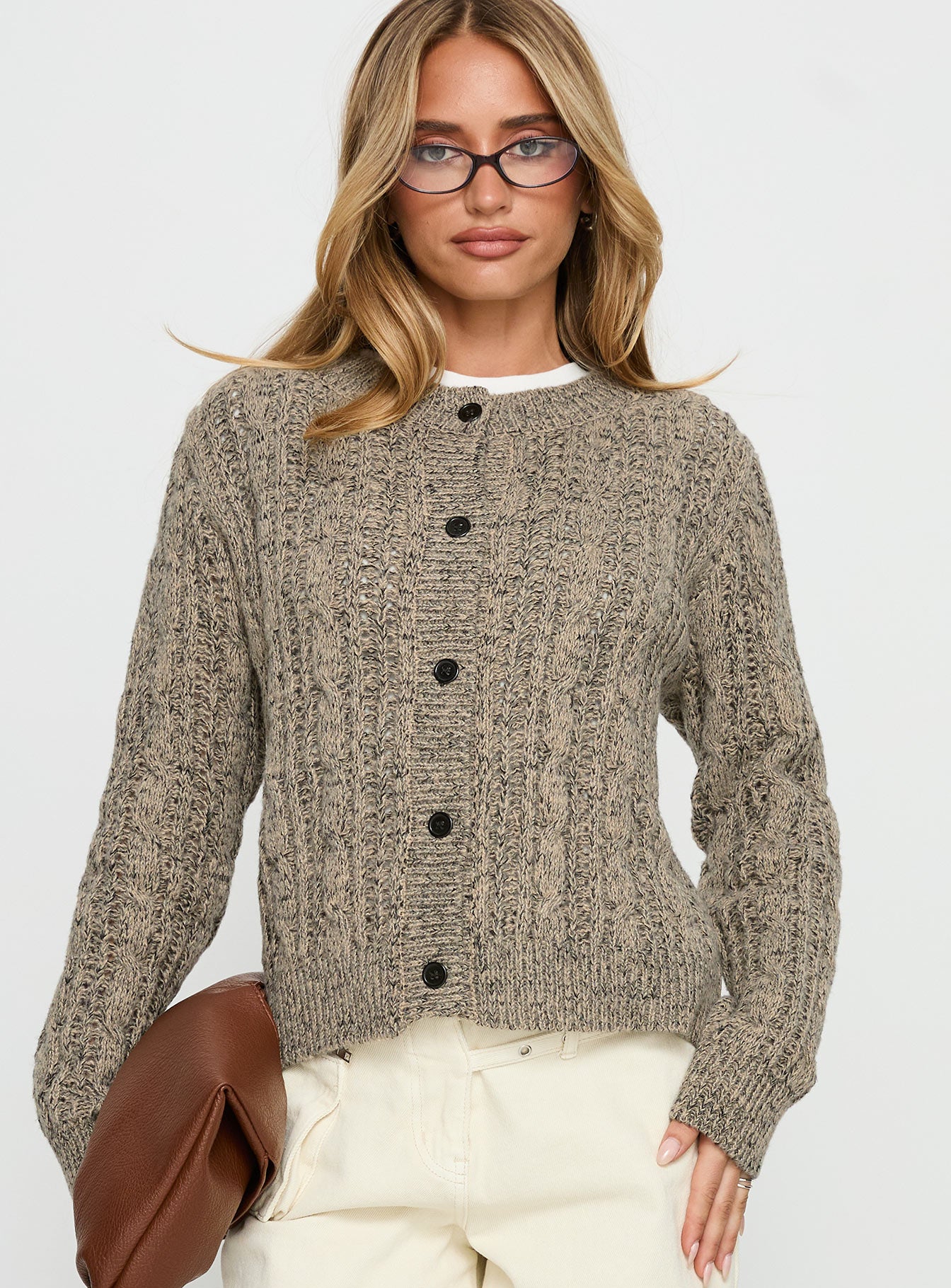 1-modelinfo-saskia-us2_430de82a-5eb8-43ec-9c25-f50ec169c4a3