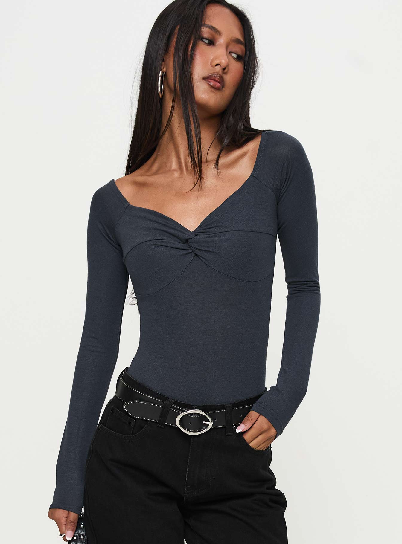 1-modelinfo-sneha-us2_7a089dd6-c274-4910-a850-9e3eb5951d98