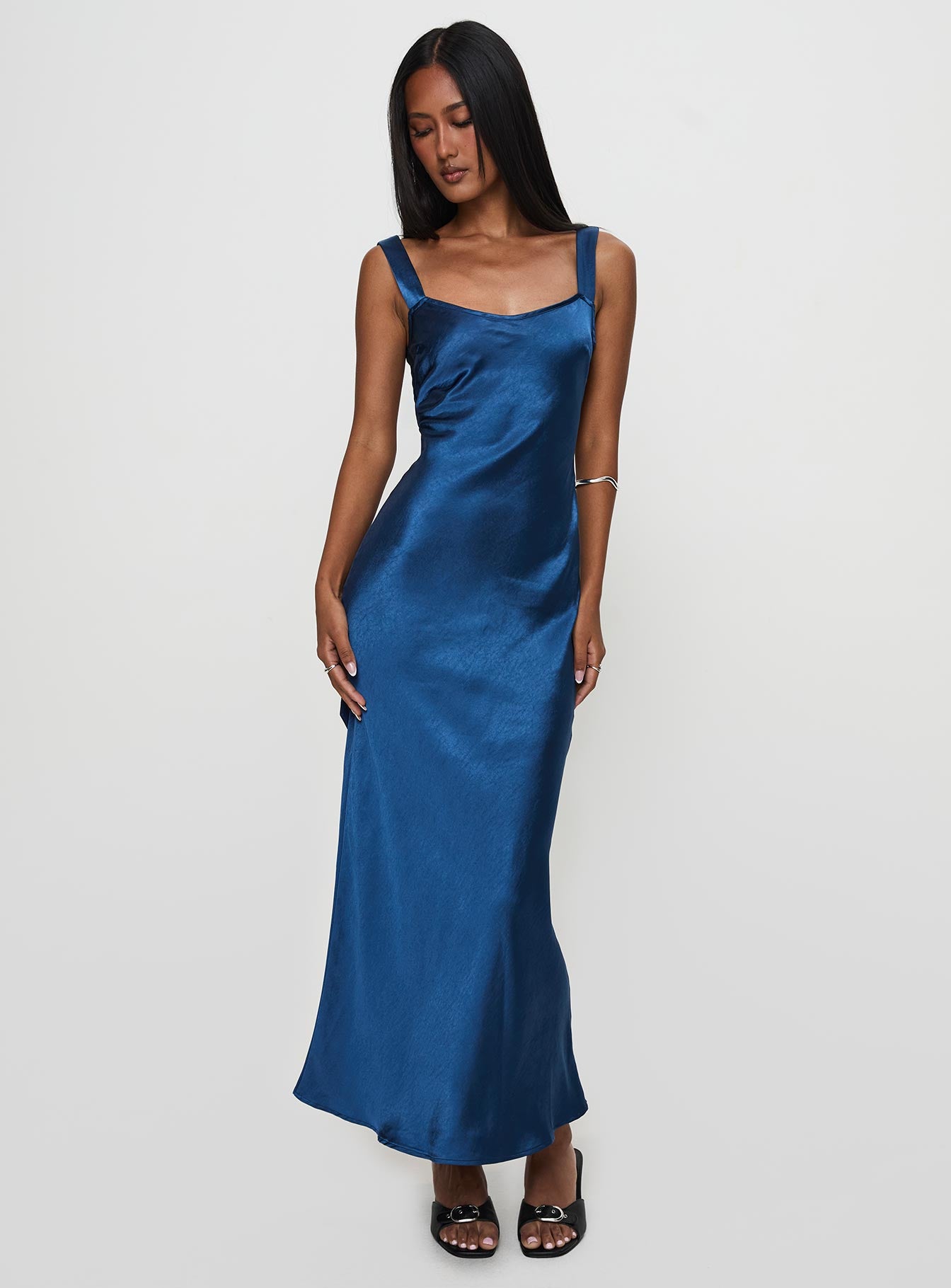 1-modelinfo-sneha-us2_8a027fb2-4c0f-43e6-9e7f-f989773ffe11