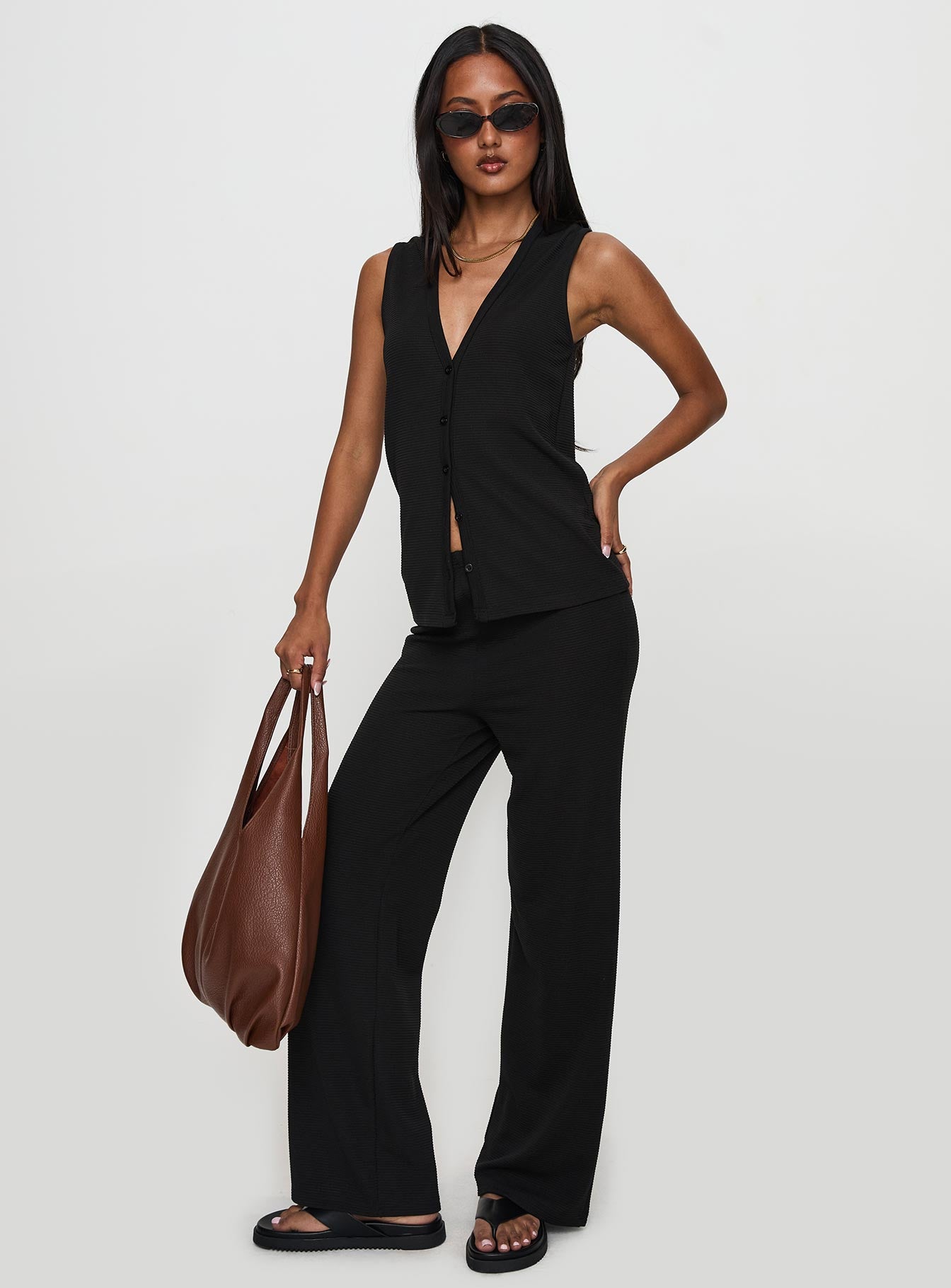 1-modelinfo-sneha-us2_c92f72da-cca1-4025-ab7e-bb25784f7873