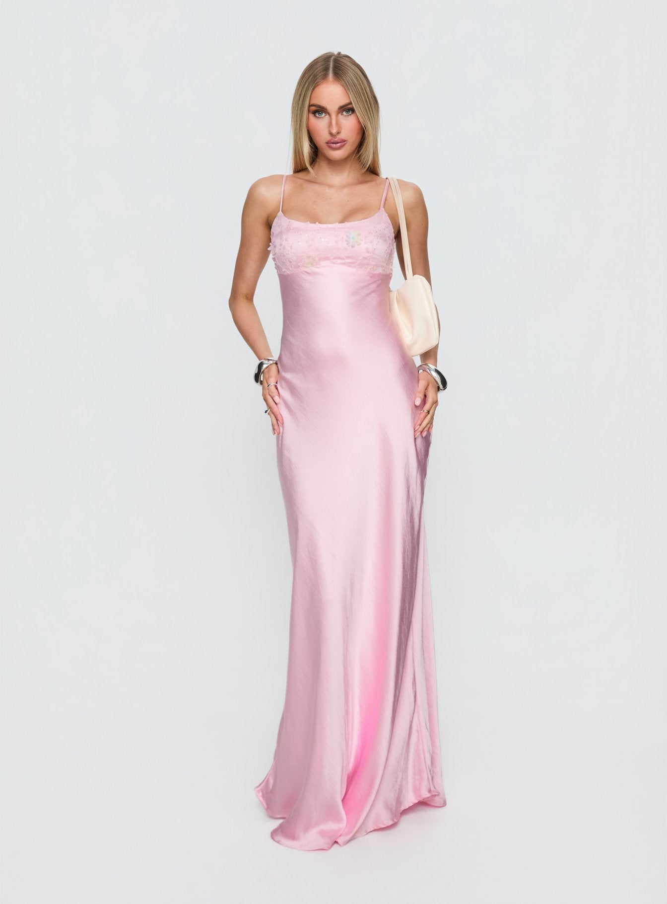 1-modelinfo-summer-us2_56aa3fff-a11e-4790-94c1-6a0a1f94ac62