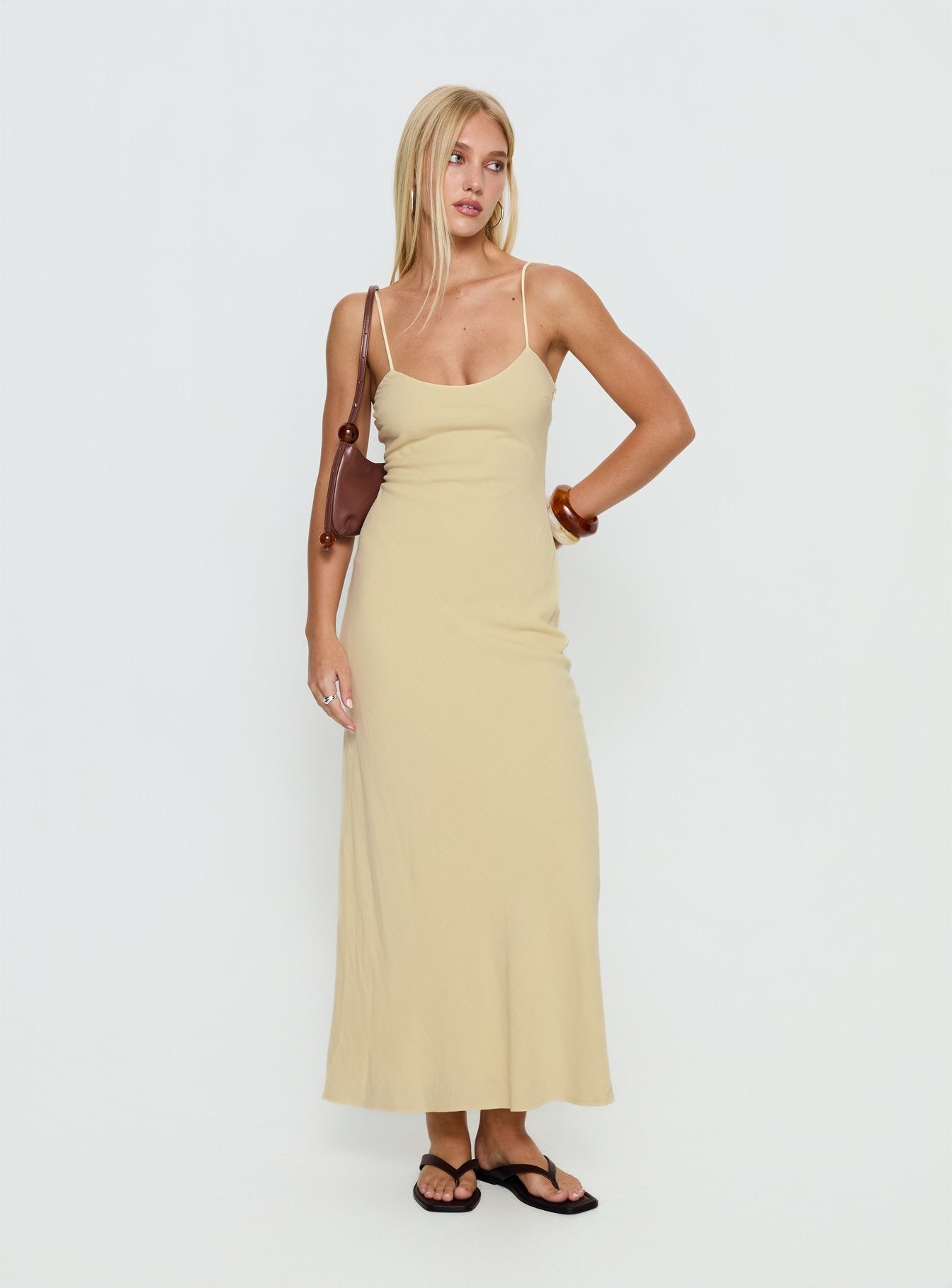 1-modelinfo-verena-us2_525d70df-d1ec-45b9-914f-6bfc923b3d45