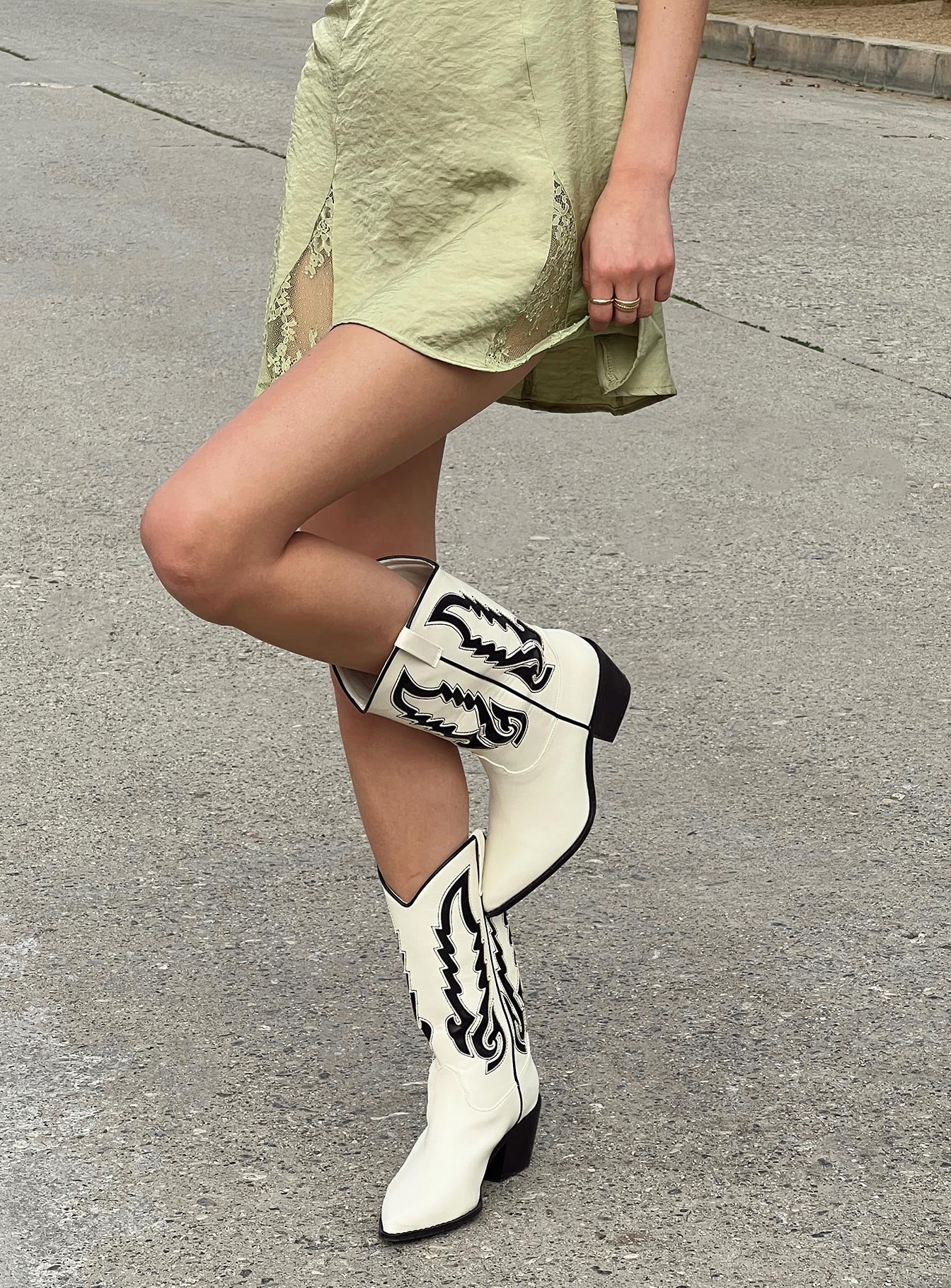 Billini-Norva-Boots-Bone-Black-1