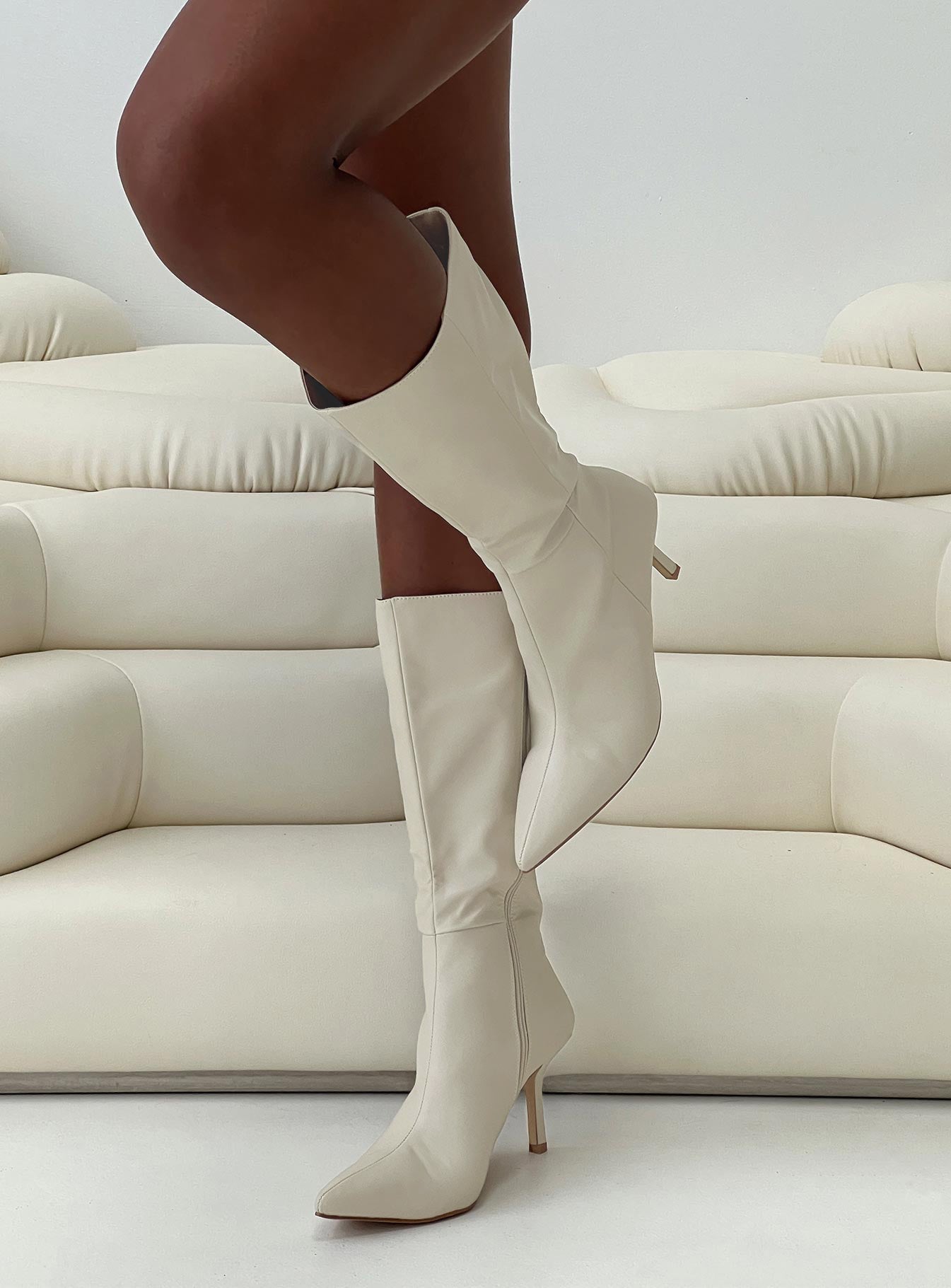 ELODIEE-KNEE-HIGH-BOOTS-CREAM-1