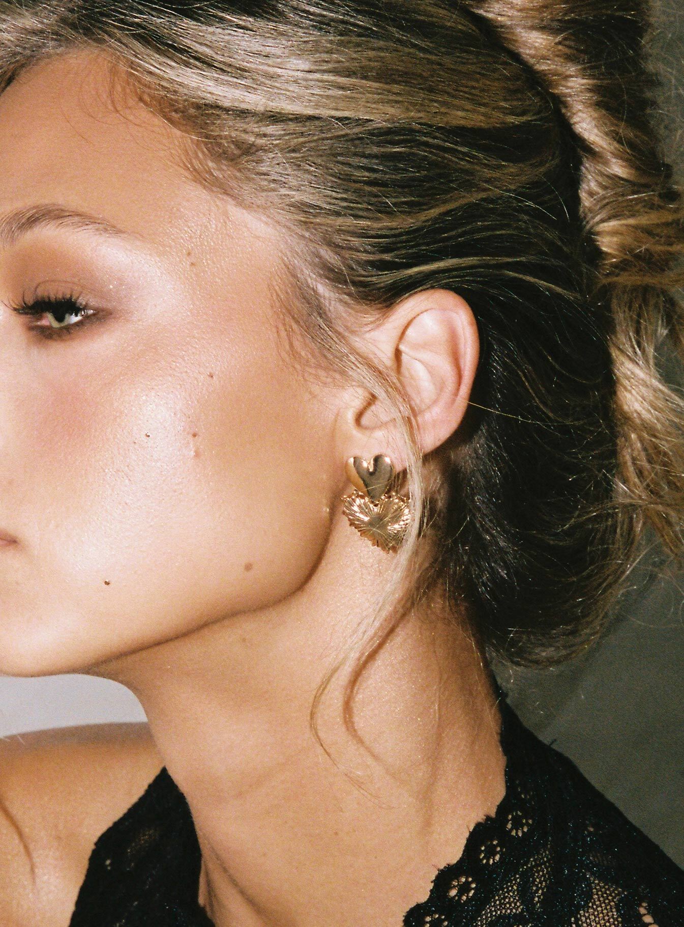 Eliette-Heart-Earrings-Gold