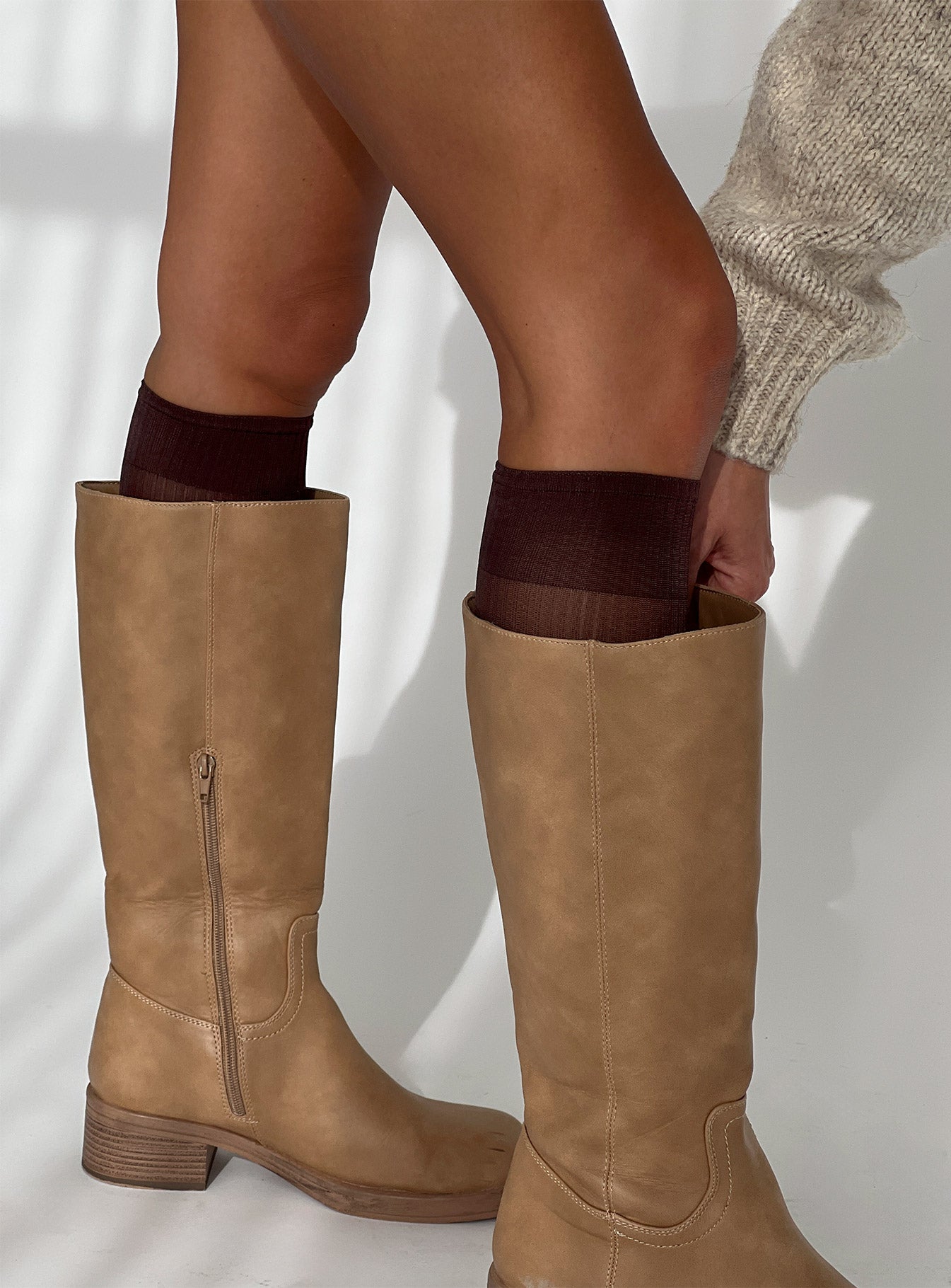 daena-socks-brown