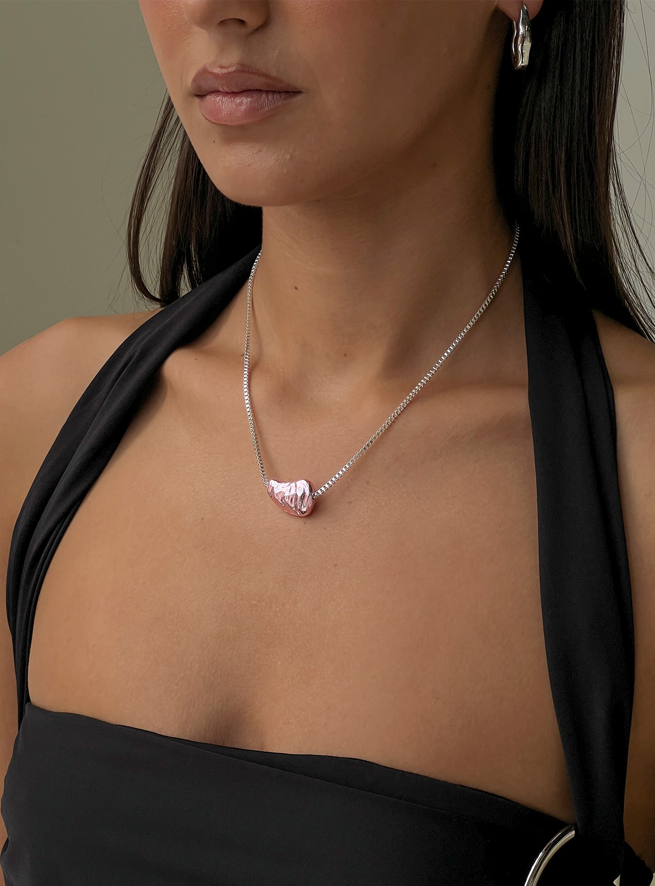 living-large-pendant-necklace-pink